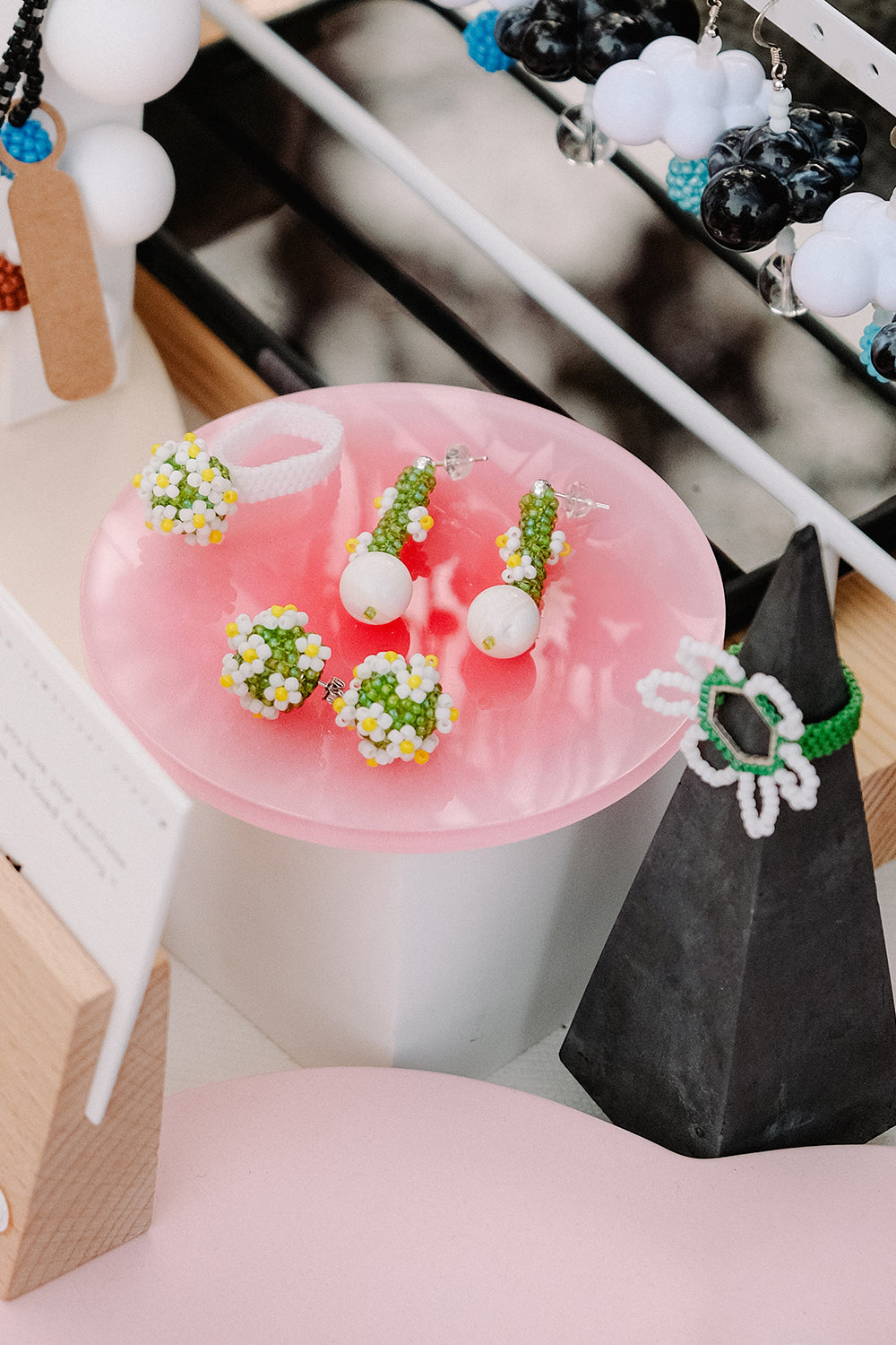 Daisy Earrings · Bouquet